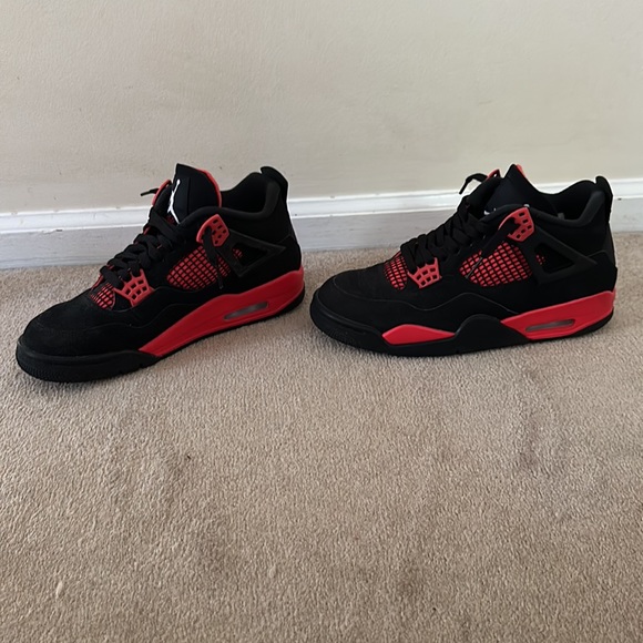 jordan 4 “ Red thunder” size 8 men’s used. - Picture 2 of 2